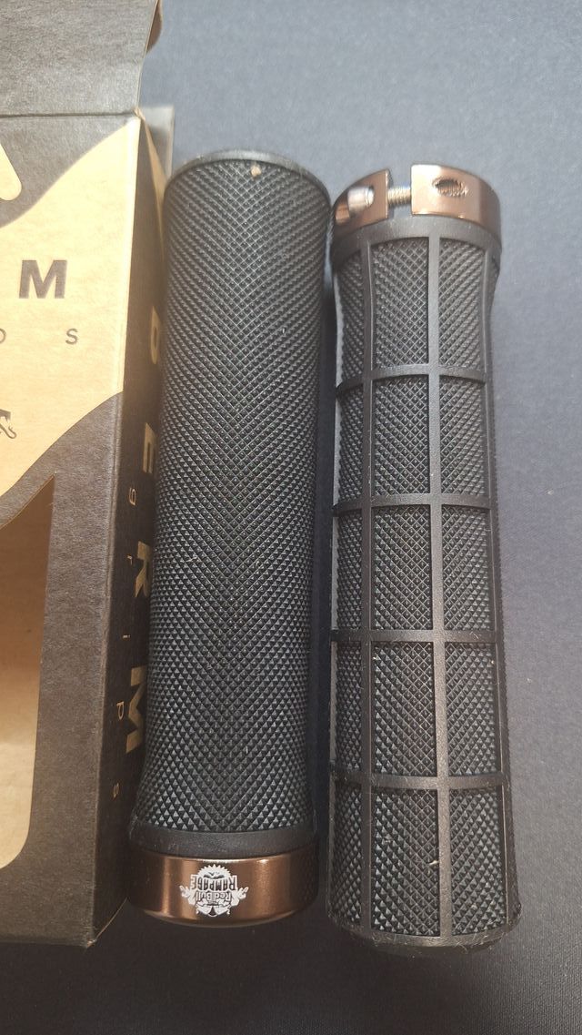 Puños AMS Berm Edición REDBULL RAMPAGE