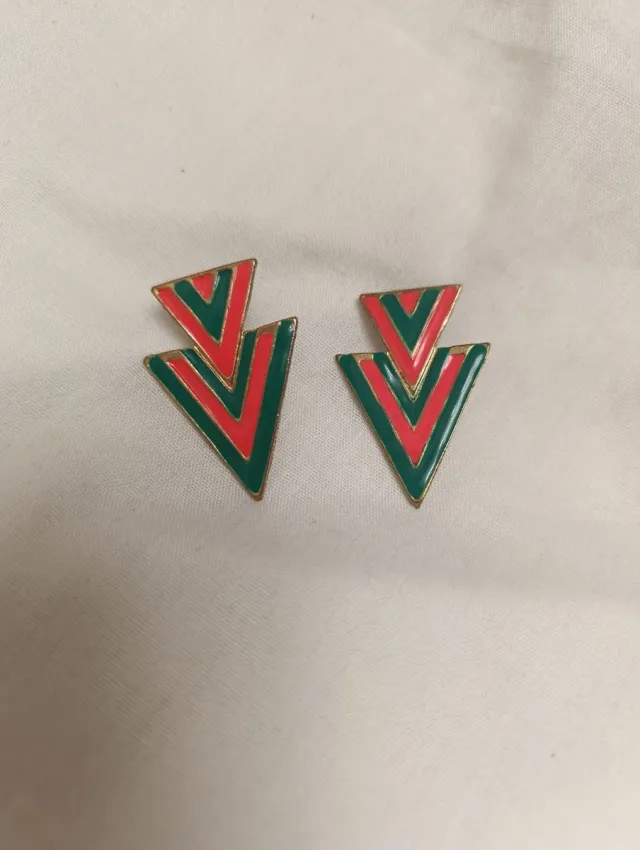 Pendientes tribales verdes y rojos