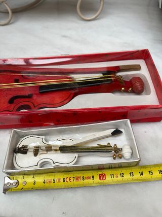 Violines decorativos antiguos , madera nuevos