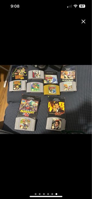 Nintendo 64 con controller e giochi

