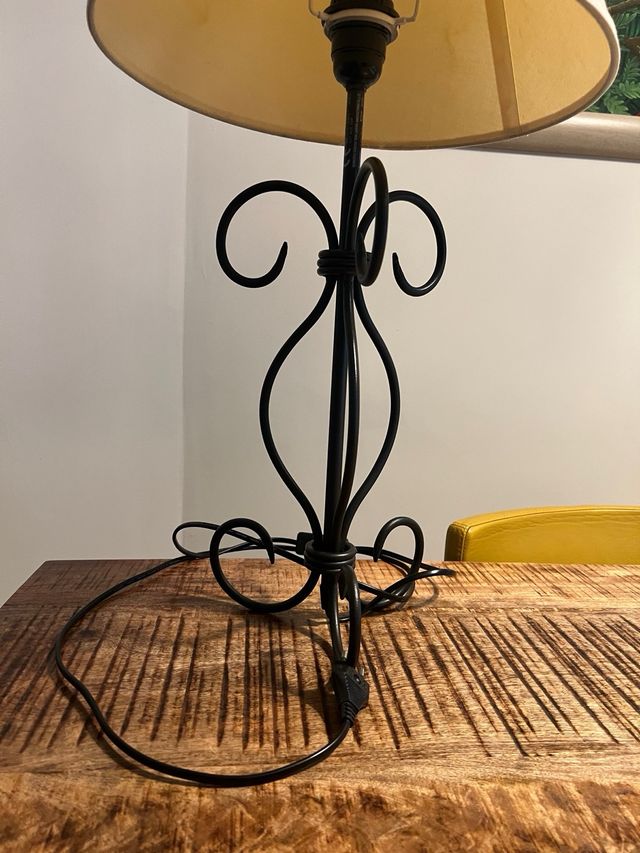 Lámpara de mesa forja y tela