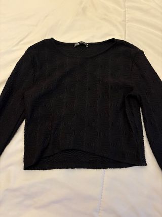 Top Zara manga larga negro texturizado