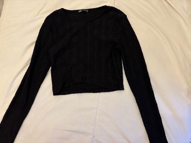Top Zara manga larga negro texturizado