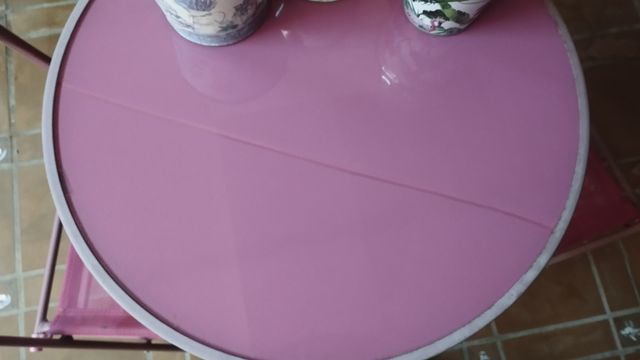 Mesita y 2 sillas plegables color rosa