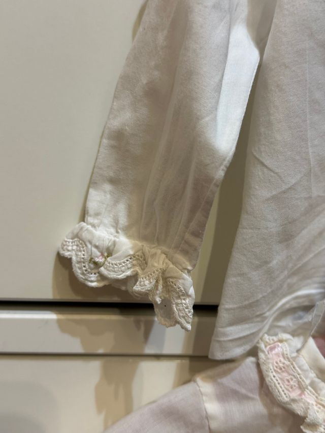 Lote 2 camisas bebé 1 mes Detalle lazo y florecita