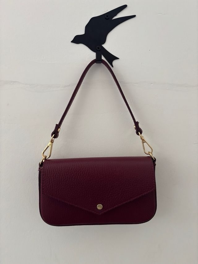 Bolso piel burdeos elegante