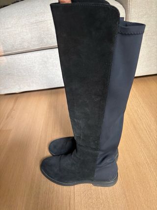 Stivali alti in camoscio nero