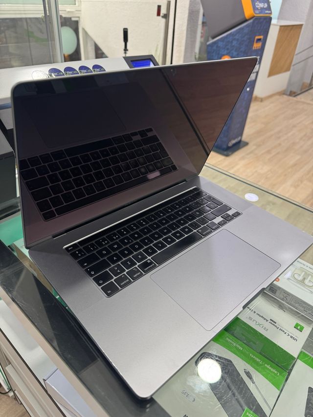 MacBook Pro 16» 2019 i7 da 16/512 GB