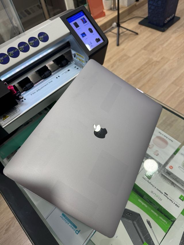 MacBook Pro 16" 2019 i7 16/512 GB