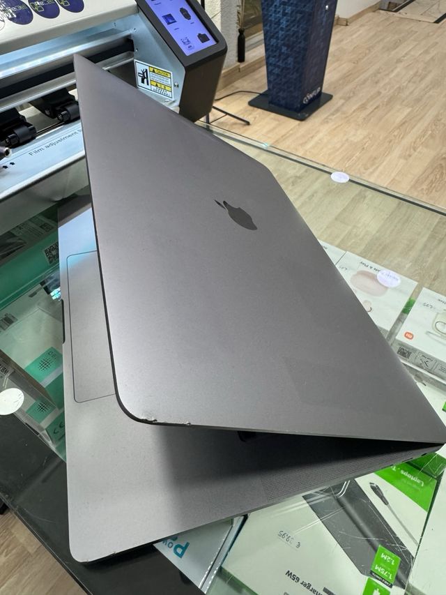MacBook Pro 16» 2019 i7 da 16/512 GB