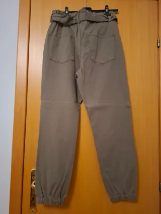 Pantaloni DON'T CALL ME JENNIFER nuovi