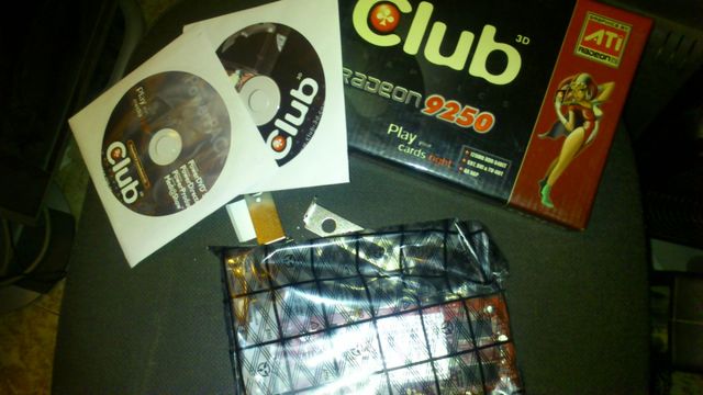 Tarjeta Gráfica Club 3D Radeon 9250 128MB