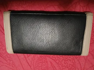 Cartera de piel suave negra y beige