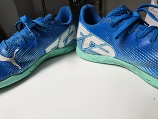 Nike air force 38.5 y puma futbol 40.5