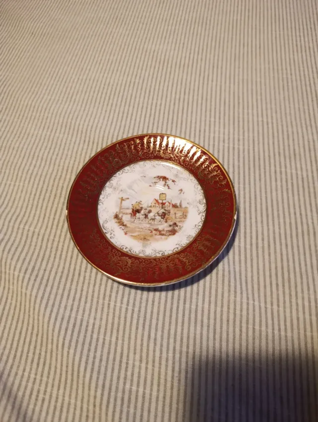 Platillo de cerámica decorado