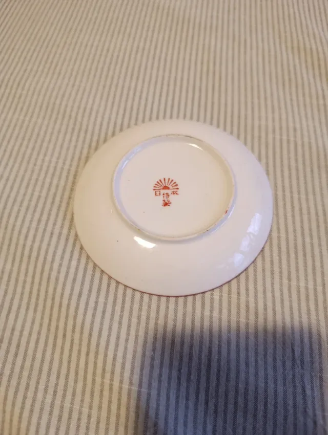 Platillo de cerámica decorado