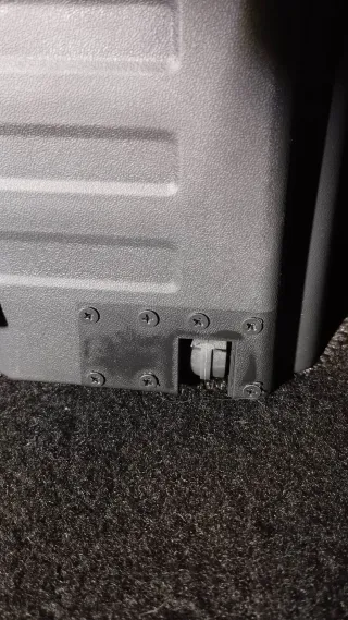 Bisagras reparacion tapa bajo asiento autocaravana