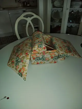 Mundillo con estampado  de bicicletas y flores