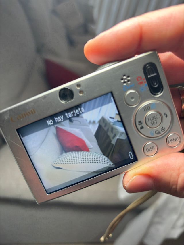 Cámara Canon IXUS 70 Plata