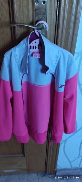 Chaqueta de chándal para niñas, talla 6. Impecable