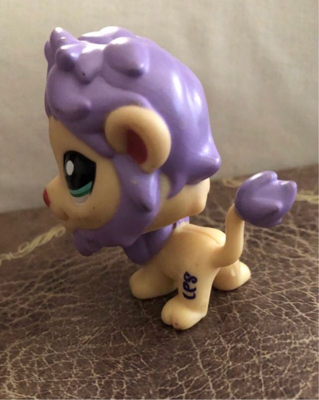 Littlest Pet Shop #2084 León Pelo Morado