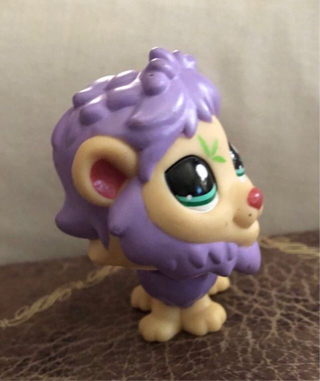 Littlest Pet Shop #2084 León Pelo Morado
