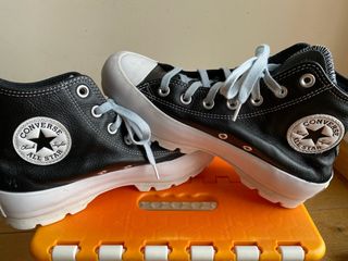 Converse Negras Piel