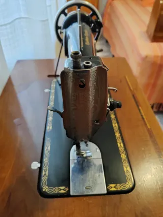 Máquina de coser SIGMA antigua