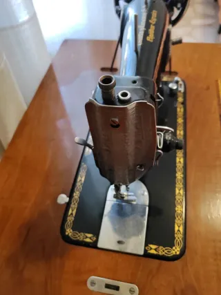 Máquina de coser SIGMA antigua