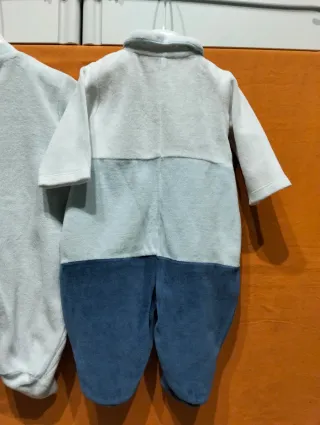 Lotto 2 tutine ciniglia 1-3 mesi