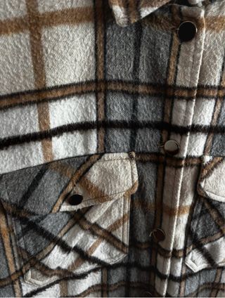 Sobrecamisa Zara cuadros beige y gris