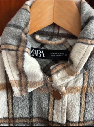 Sobrecamisa Zara cuadros beige y gris