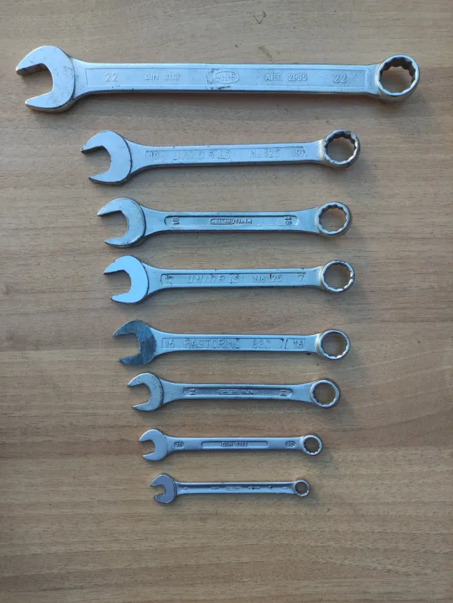 SET 8 chiavi poligonale combinate Da mm8 alla 22