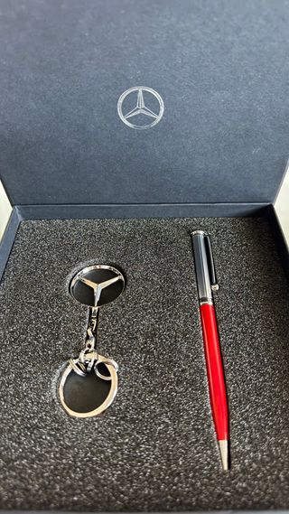 Mercedes Benz CLA llavero y boli