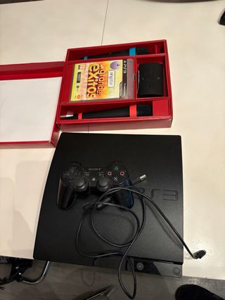 PlayStation 3 con juego karaoke y mando