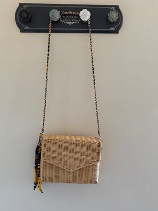 Bolso de rafia beige ZARA