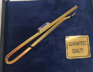 Pinza de corbata Kingly dorada vintage