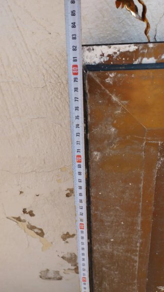 2 Ventanas de aluminio 115x100. 1 Puerta entrada.