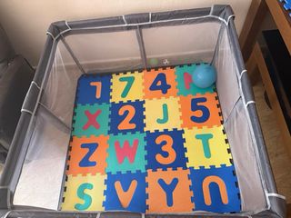 Parco giochi per bambini con protezione per pavimenti