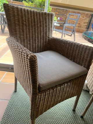 Set tavolo da terrazza in rattan e 2 poltrone