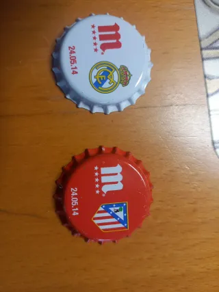 Chapas Real Madrid y Atlético Madrid
