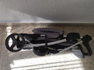 Carrito bebé gris