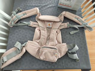 Mochila portabebés Ergobaby color rosa
