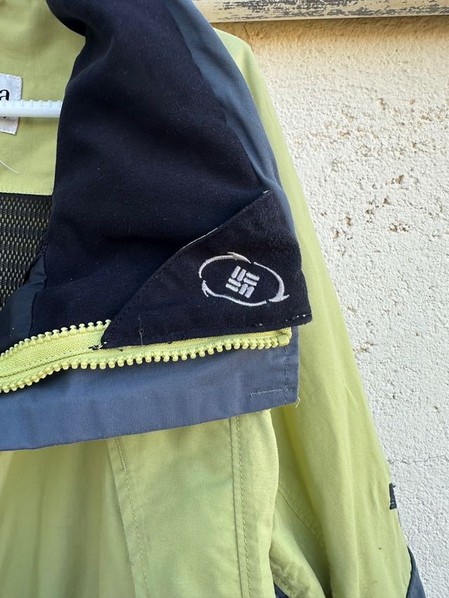 Chaqueta Columbia Titanium Verde y Gris