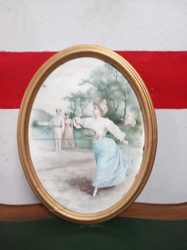 Cuadro ovalado dorado