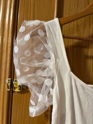 Camiseta blanca mujer mangas abullonadas