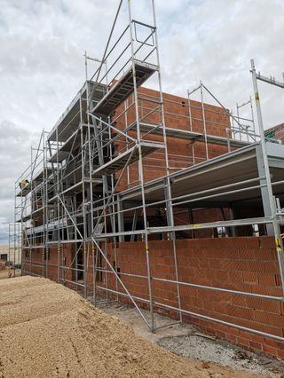 Alquiler de andamios con montaje