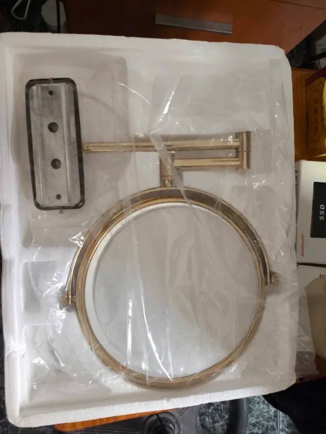 Espejo de aumento brazo extensible dorado