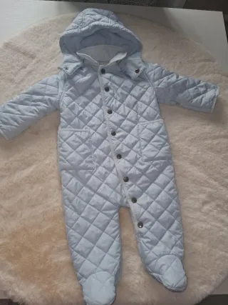 Buzo acolchado bebé azul con capucha