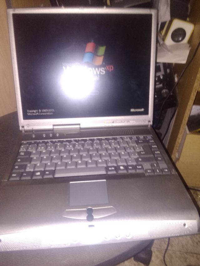 Portátil para taller de coches 
